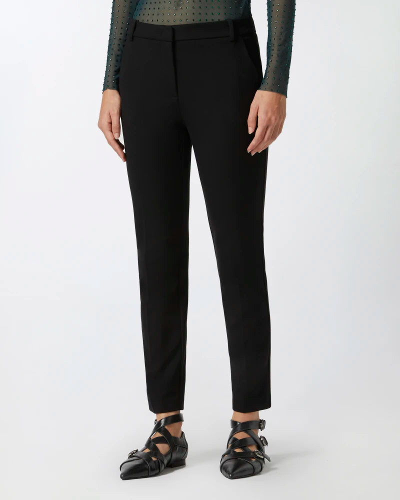 Pantaloni a sigaretta con piega stirata