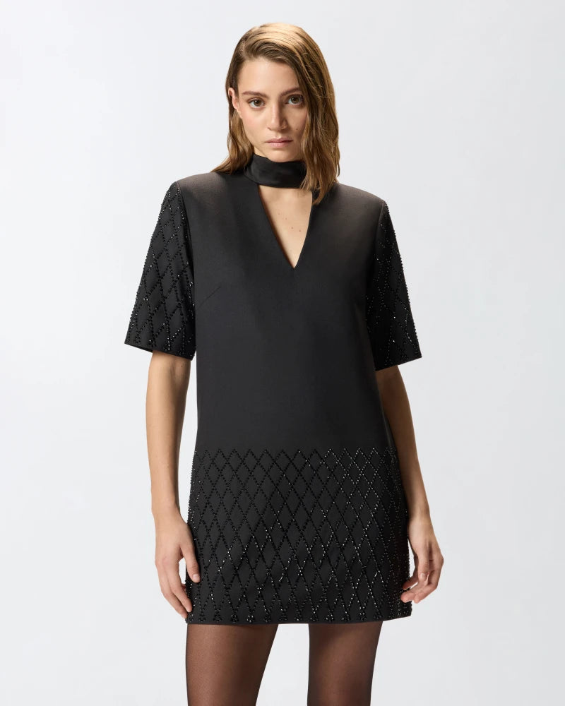 Abito stile T-shirt con strass