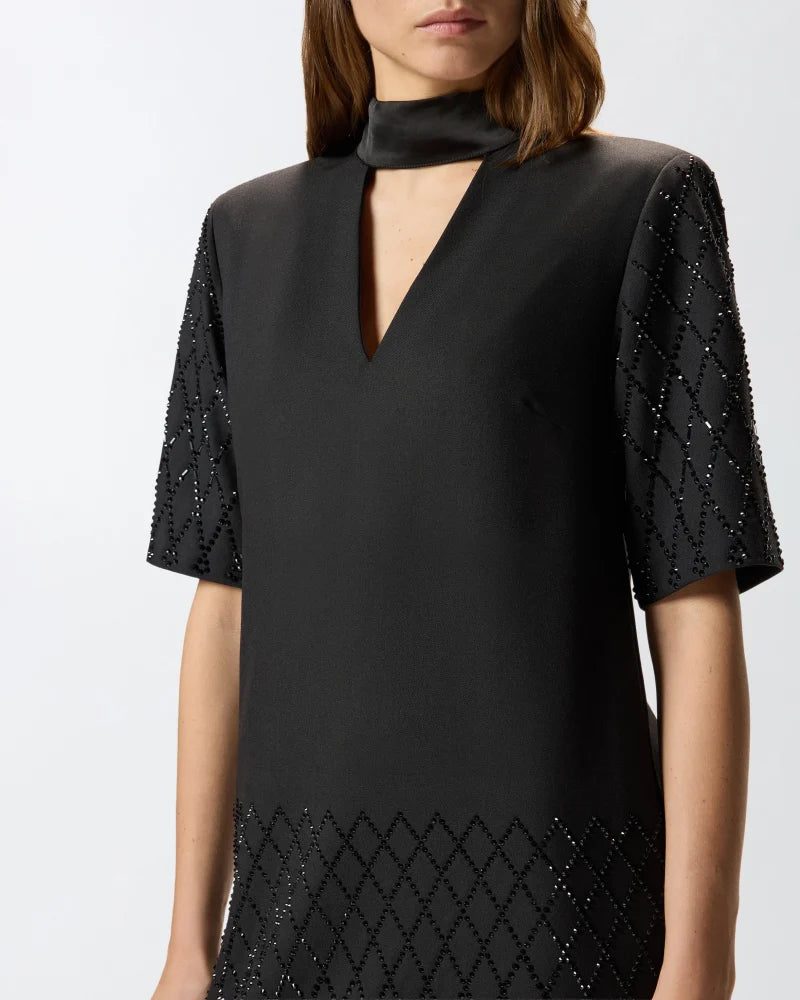 Abito stile T-shirt con strass