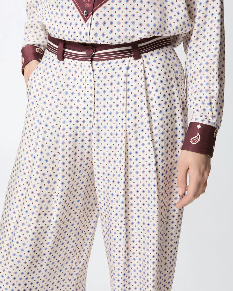 Pantaloni con motivo cravatteria