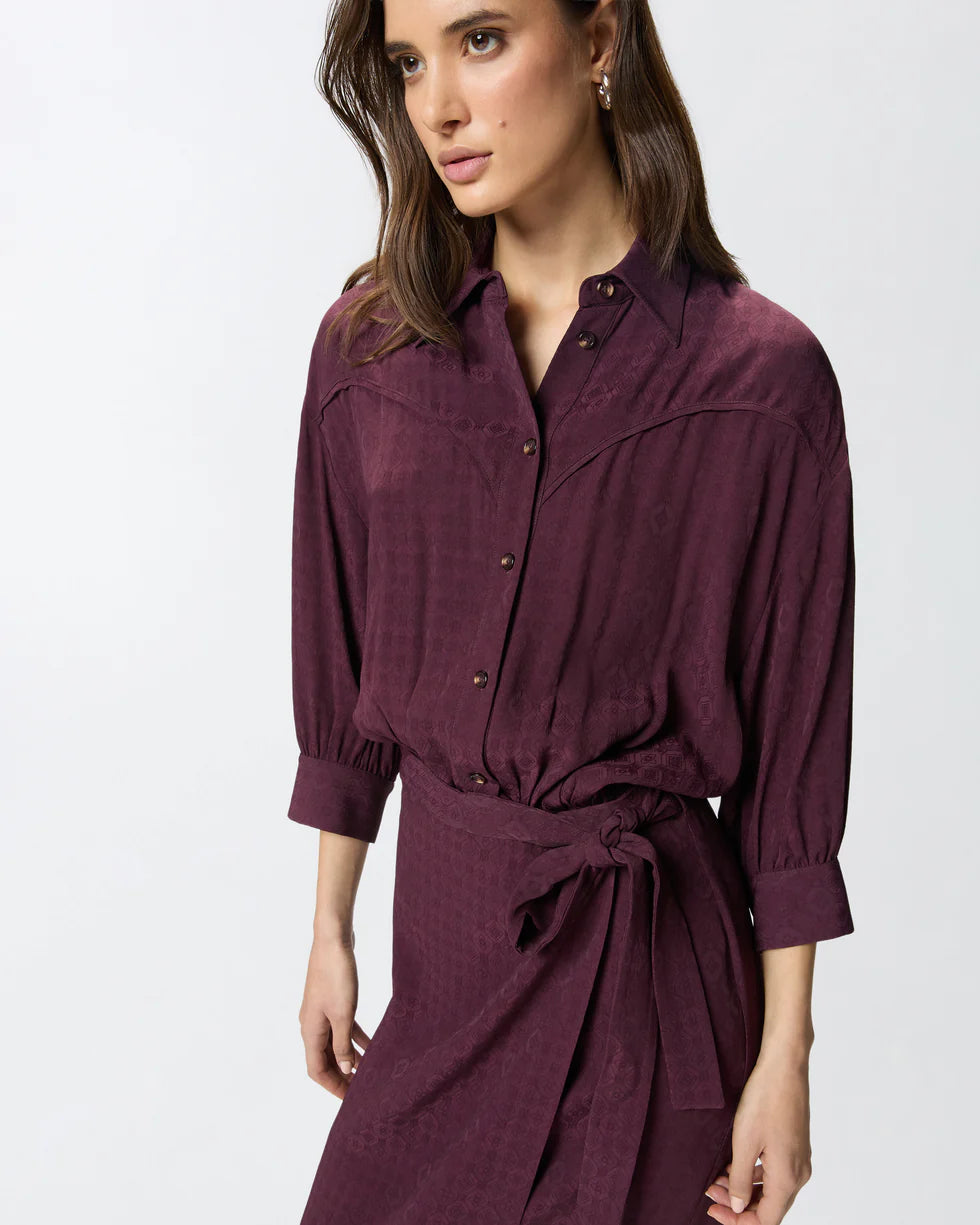 Abito midi con parte superiore a camicia e cintura