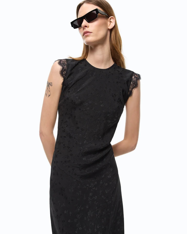 Abito lungo con spacco e inserti in pizzo