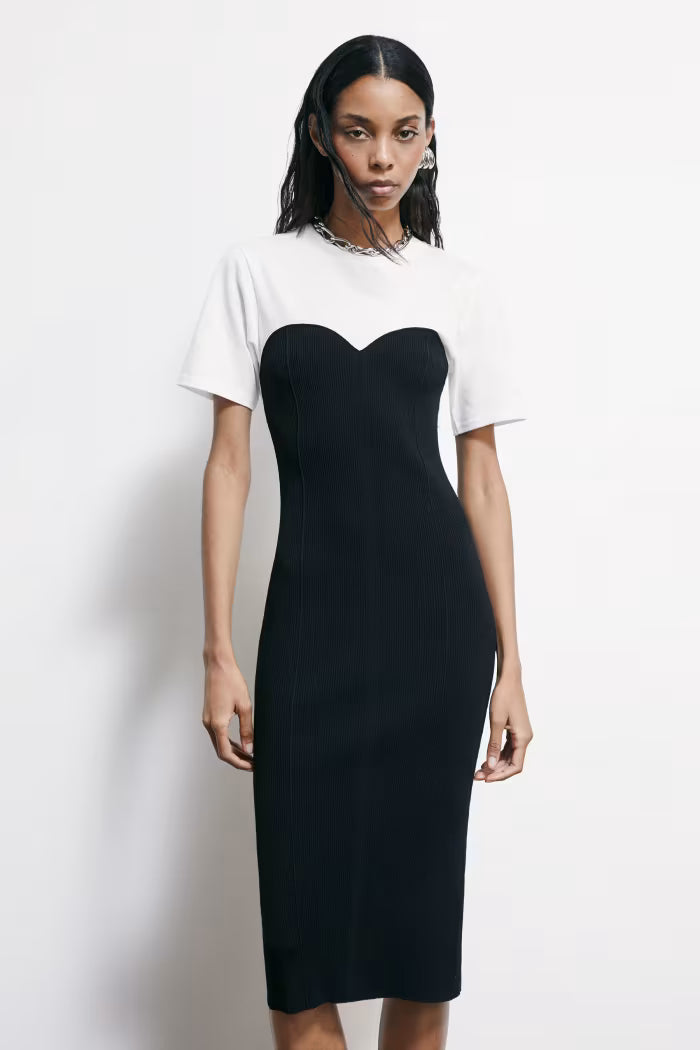 Abito midi aderente in costina con T-shirt