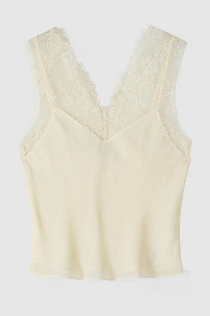 Top con dettagli in pizzo