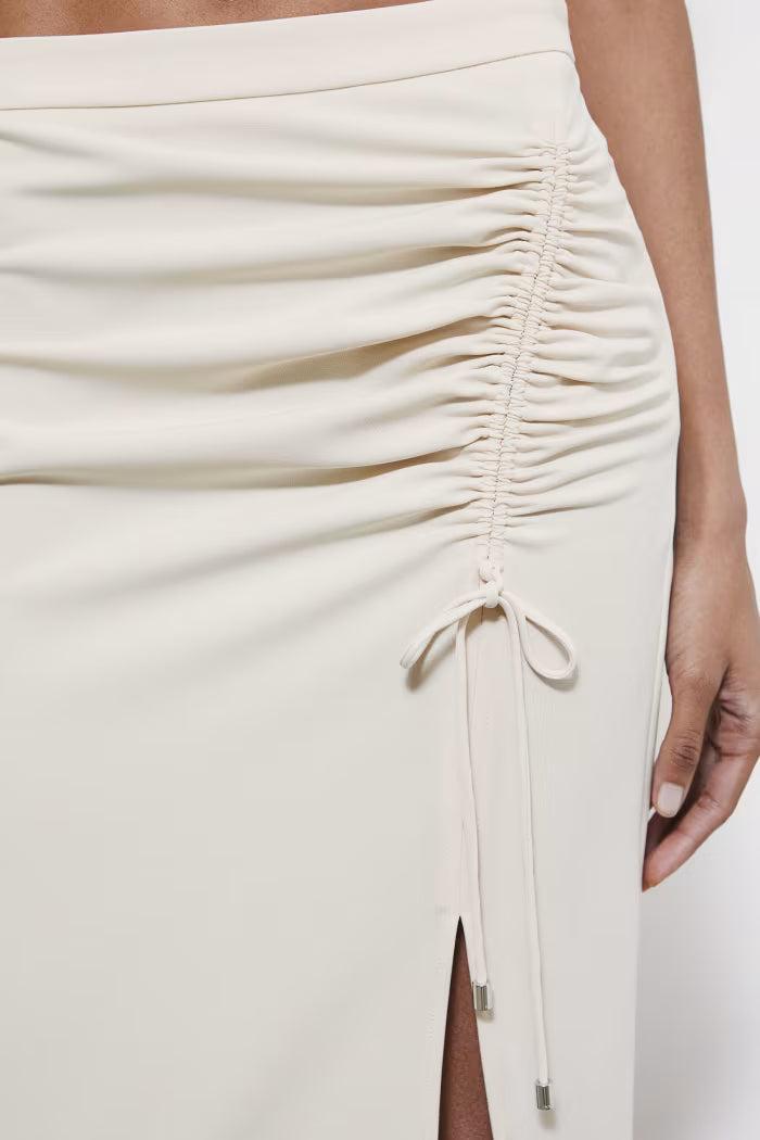 Gonna midi in twill con arriccio