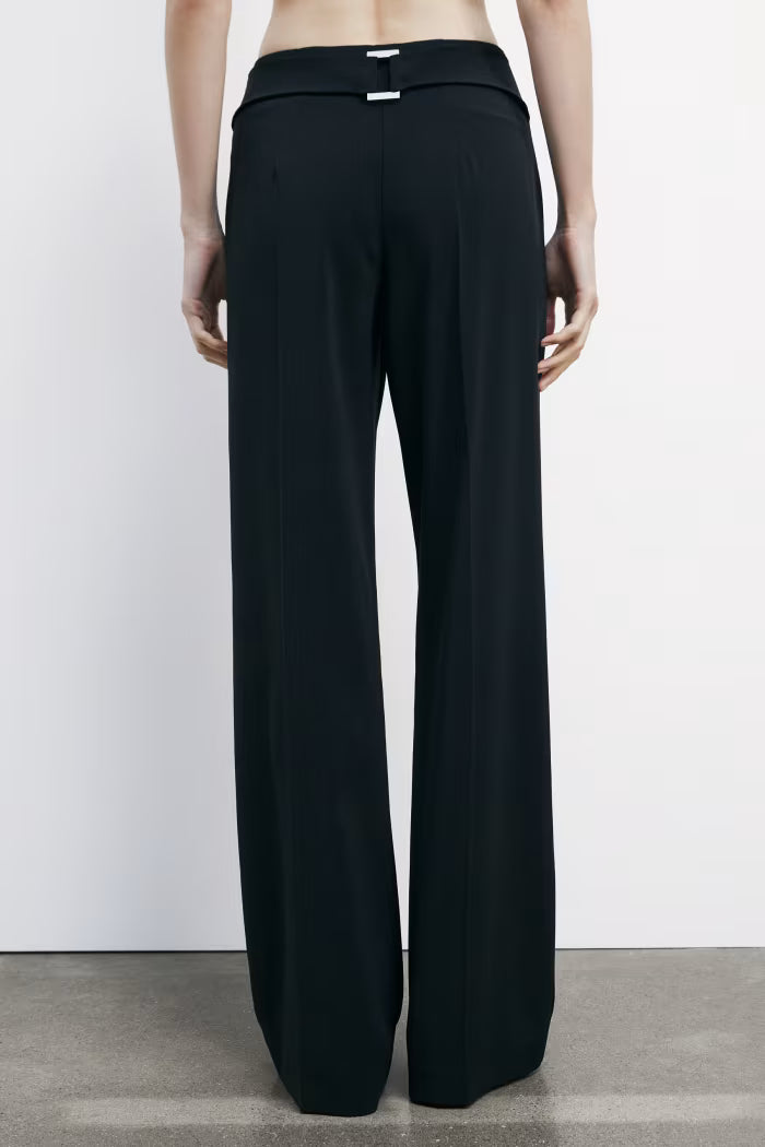 Pantaloni a palazzo con cintura