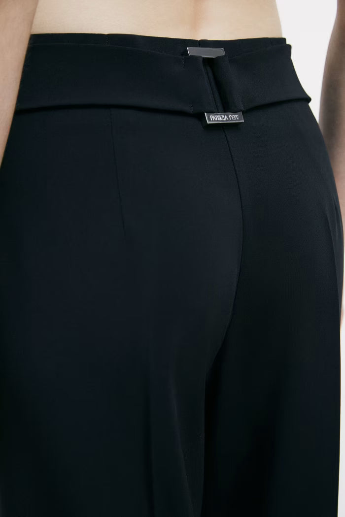 Pantaloni a palazzo con cintura