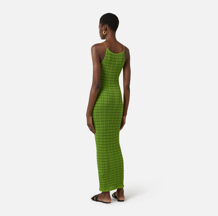 Abito in maglia a righe con catene