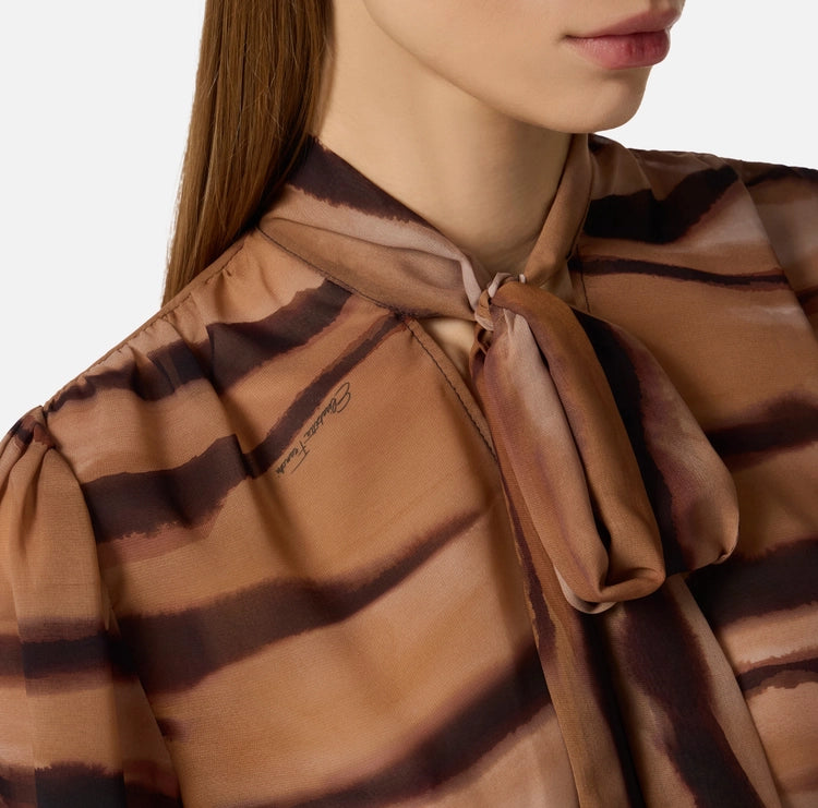 Blusa in chiffon con stampa tigre