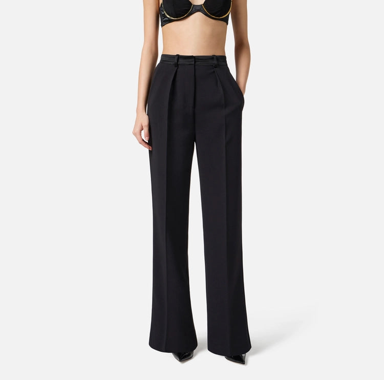 Pantaloni in crêpe leggero con dettagli smoking