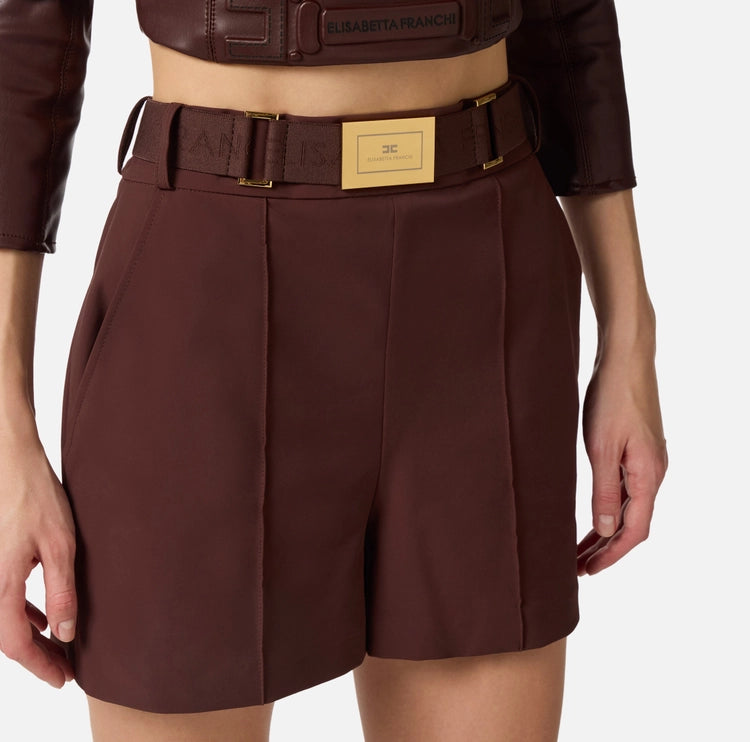 Shorts in tessuto tecnico bielastico con cintura